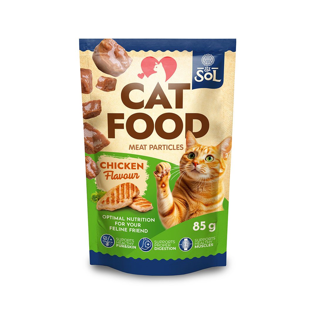 Hrana za macke sa ukusom piletine, komadići mesa.